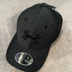 NWT. Under Armour boys hat. Dark grey.